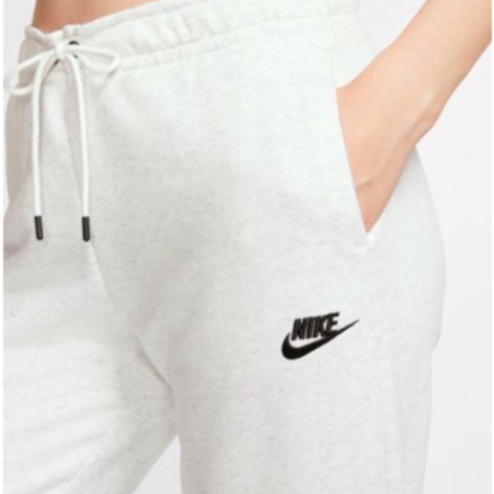 COPY - Nike Sportswear Essential Sweatpants Joggers